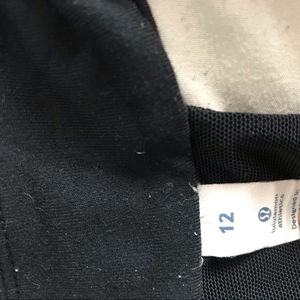 Lululemon set size 12. Racer back top with mesh accent and capri leggings - Picture 4 of 12